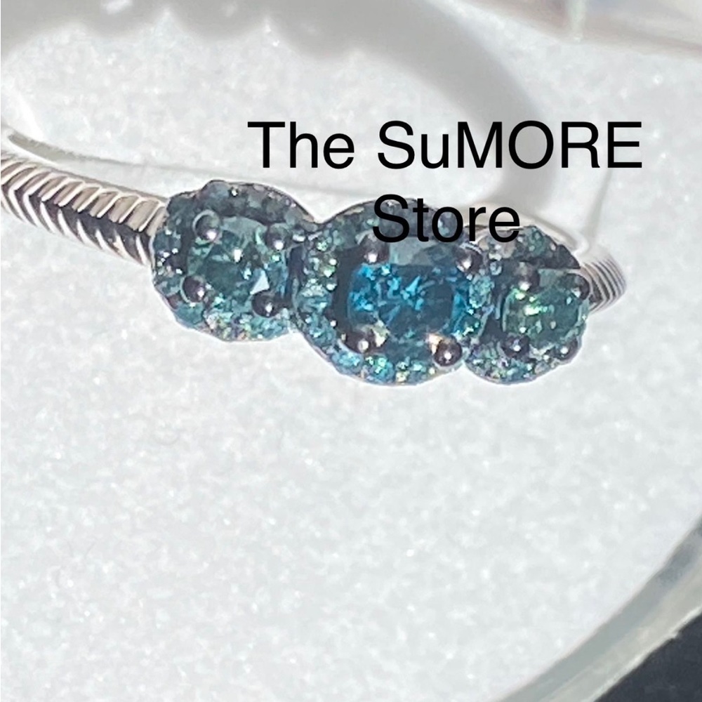 Genuine Blue Diamond trilogy Ring - Picture 9 of 9